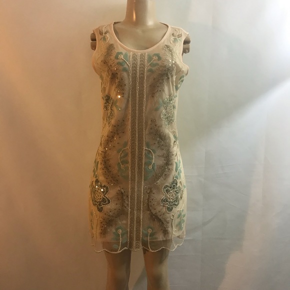 Anna Kaci Dresses & Skirts - ANNA KACI Beautiful chic body con sequins dress.